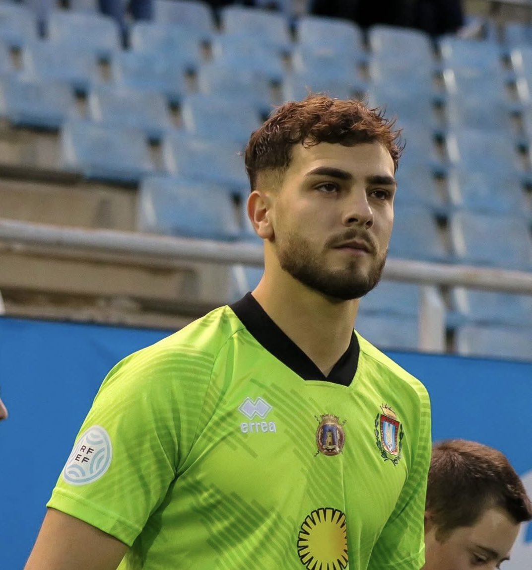 Guarden foto, no tardará en estar en primera/segunda división. Porterazo.