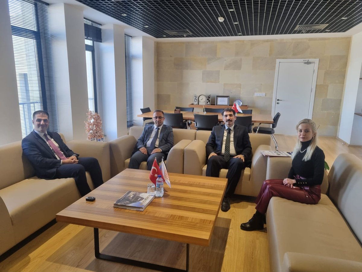 Müdürlüğümüz yöneticileri tarafından Ahiler Kalkınma Ajansı Genel Sekreteri Bekir Varol'a ziyarette  bulunuldu. Ziyarette yürütülmesi düşünülen proje çalışmaları kapsamında bilgi alış verişinde bulunuldu
