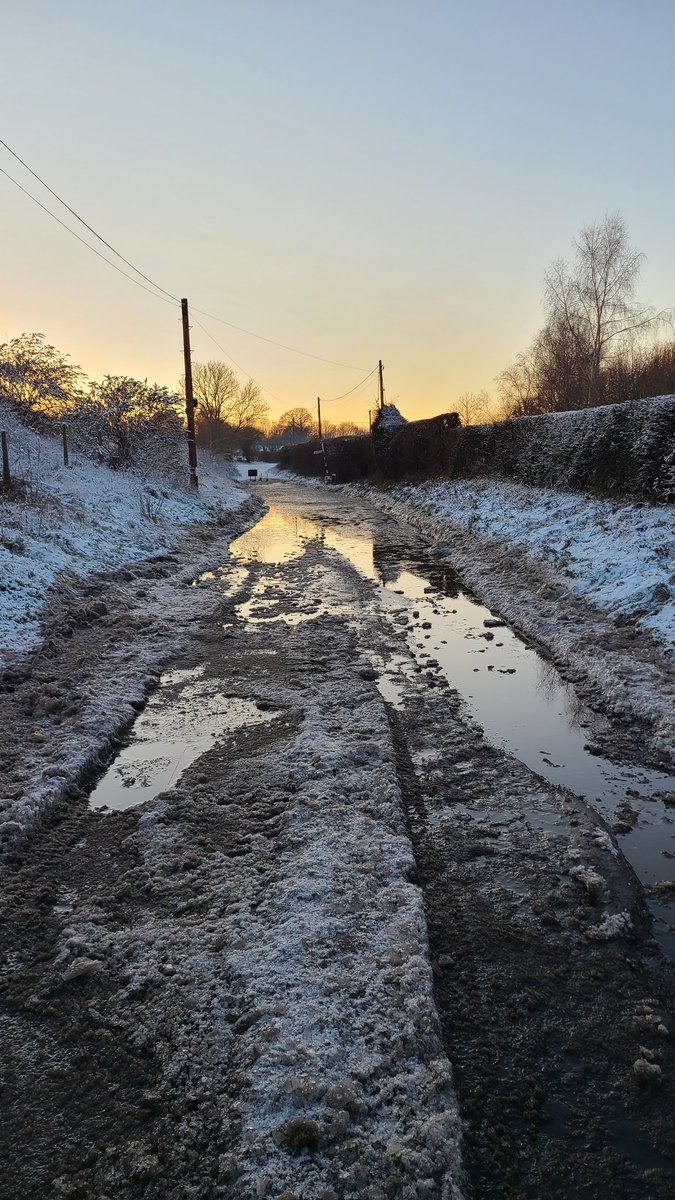 AnonEtc's tweet photo. @CECHighways Sort the road drains prior to gritting!
Hollyhurst Rd/New Rd junction linking Marbury & Wrenbury
Impassable and flooded for the last several weeks...as it regularly is at this time of year due to poor maintenance. It never used to flood pre @ringwayjacobs
#NotWorkingForYou https://t.co/FE8Y9BstPT