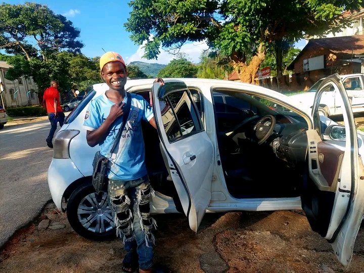 DandaroOnline's tweet photo. #dandarostreets Congratulations Chibaba Chemangoma Captain Britain, GoFundMe yakazoita manje chibaba chane mota...🔥💯✔️

Follow our WhatsApp Channel:
https://t.co/N7thWVcn68 https://t.co/d2cNDFAXNg