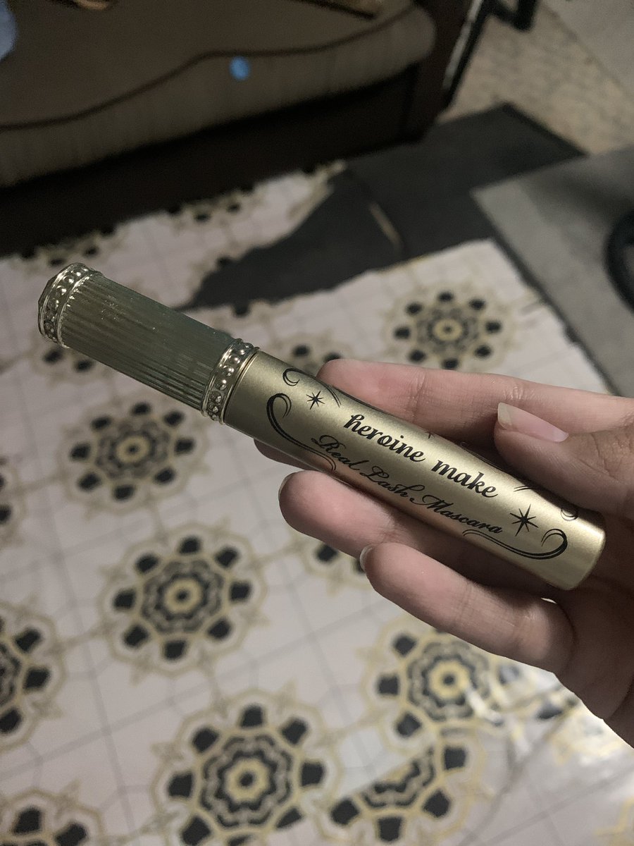 hello!

how much kaya to kapag binenta ko? authentic from japan, niregalo sakin ng tita ko pero di ko masyado bet 🥲 only used 2x ! lmk tyyy

# kissme mascara heroine make real lash gold wts lfb