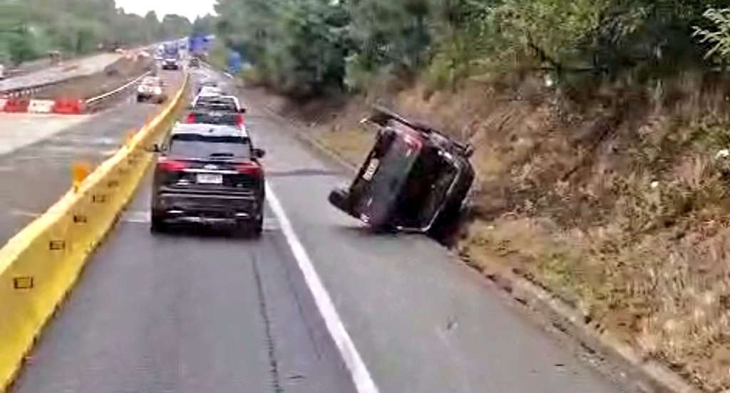 2016cruce's tweet image. ✅ Equipos de emergencia de #Mafil concurren accidente sentido Sur a Norte #Ruta5sur