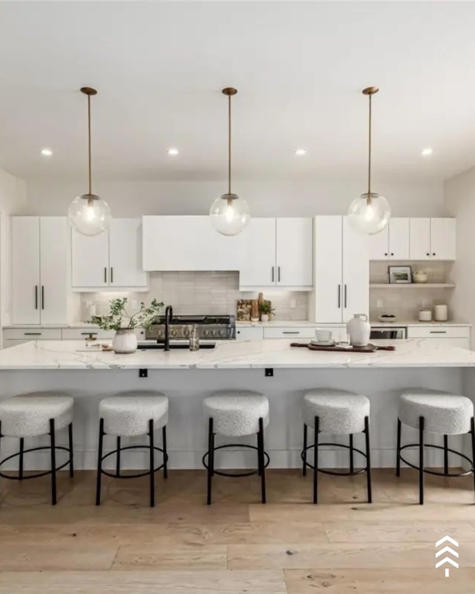 ✨ Million Dollar Monday ✨
Welcome to modern luxury just moments from Denver’s vibrant Highlands. 
For more information, visit the link in our bio.
#kentwoodre #milliondollarmonday #luxuryrealestate #luxuryhomes #realestate #coloradorealestate