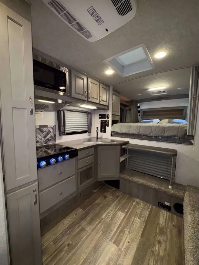 RV Trader tweet media