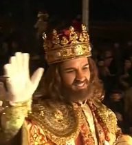 No se puede jugar así con la ilusión de los que estamos viendo la cabalgata. Nos han cambiado al rey Gaspar #CabalgataDeReyesMagos #ReyGaspar #CabalgataMadrid #Madrid