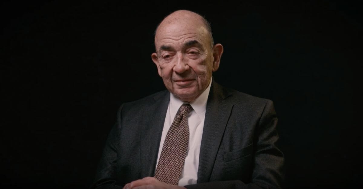 pylonas's tweet image. "Ντροπή είναι! Εβραίος να δικάζει Εβραίο;"