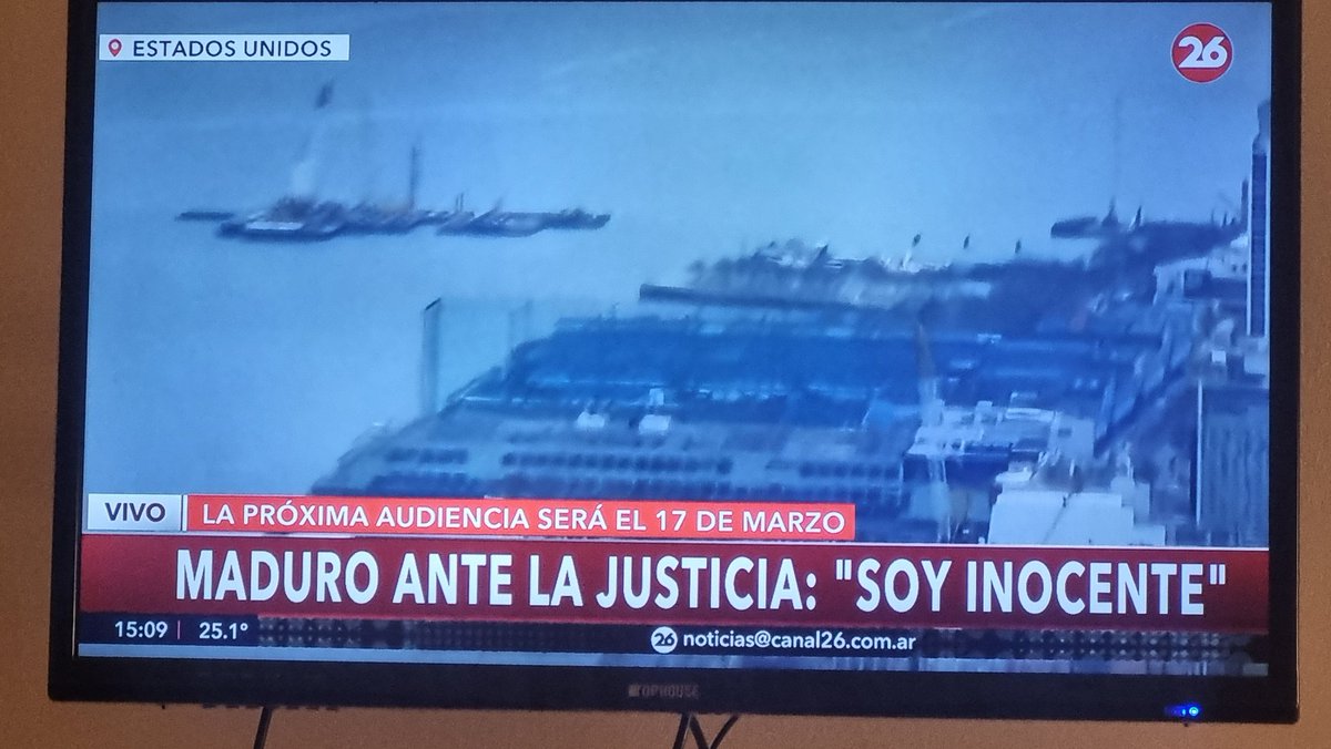 MotaAnt's tweet photo. @canal26noticias quien es ese Manuel que esta hablando? Que va a saber, el venezolano lucho y murió porque lucho contra las fuerzas militares. Estamos desde el 2002 en esta lucha y luchando solos! Que haga silencio mejor...😡 https://t.co/GfYtxw6WpW