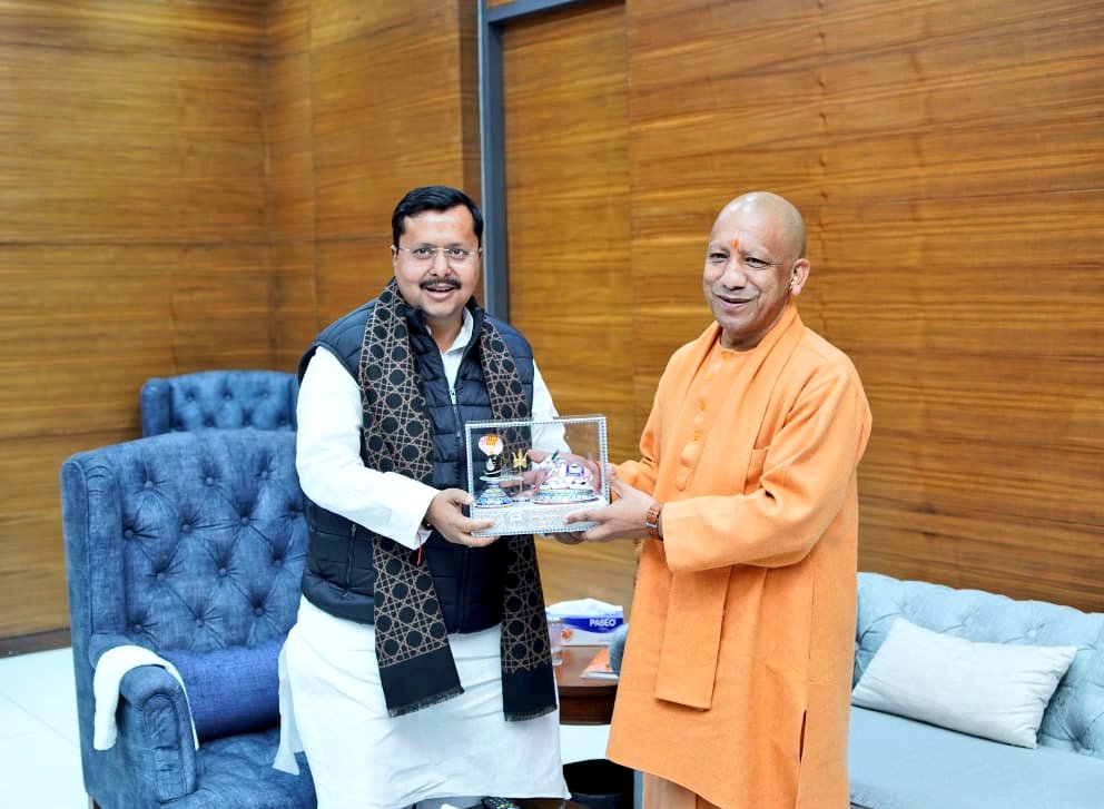 NitinNabin's tweet photo. आज भाजपा मुख्यालय में उत्तर प्रदेश के माननीय मुख्यमंत्री श्री @myogiadityanath जी ने मुझसे भेंट कर शुभकामनाएँ दीं। https://t.co/4bevB9jUQE