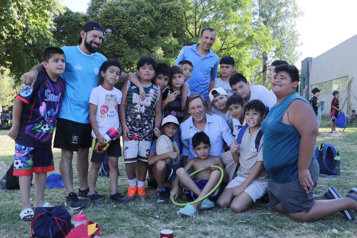 Esta tarde visitamos la colonia de verano del Polideportivo El Colibrí. En total, más de 2600 vecinos, entre chicos y adultos mayores, ya disfrutan de las Colonias de Verano en las ocho sedes del distrito #SanMiguel