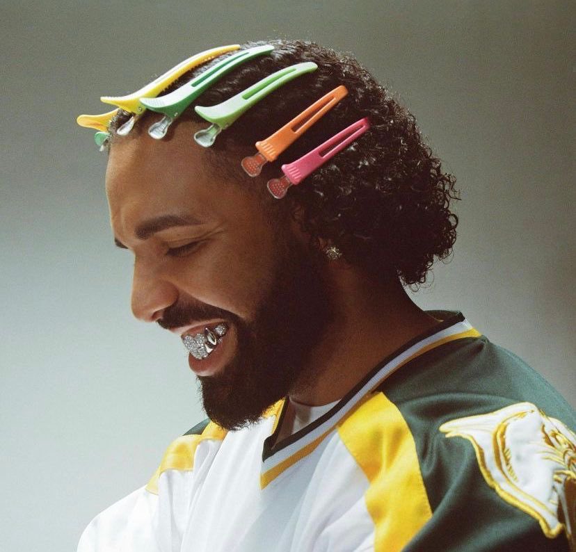 PopCrave's tweet image. Drake has been hit with a RICO lawsuit alleging that he promoted an illegal online casino and used proceeds from the site to artificially inflate streams of his music, @USATODAY reports.