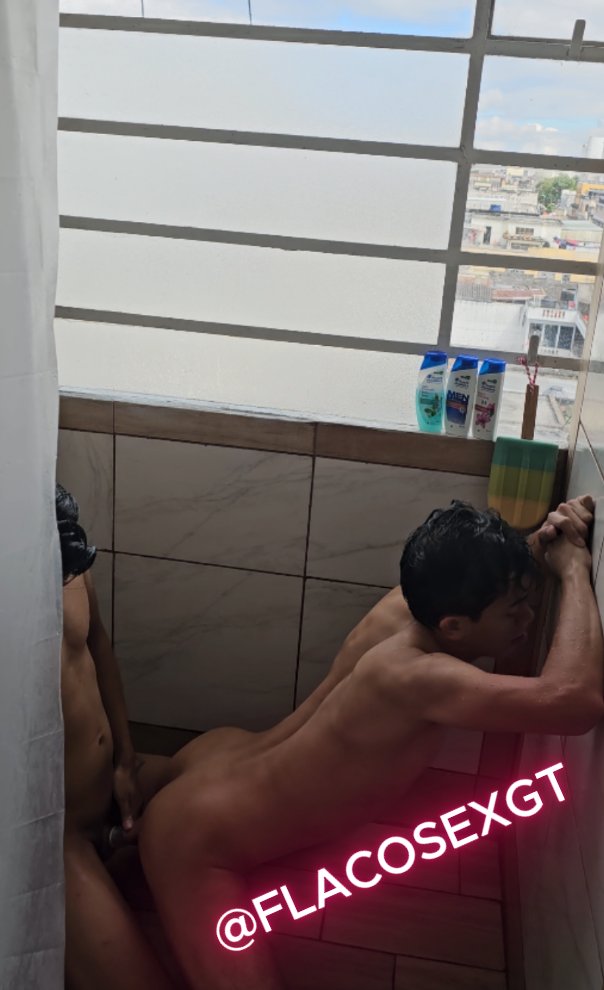 FlacosexGt's tweet photo. Tremenda follada en la ducha 😈🔥
@Wizogt02 

completo en OF: https://t.co/4ErS0Jz0S2 https://t.co/cuAxLhR4vd