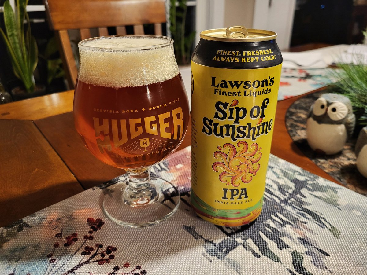 scottvillers's tweet photo. #drinkcheck #vtbeer @LawsonsFinest "Sip of Sunshine" Double IPA https://t.co/0xm6Fs3hvg
