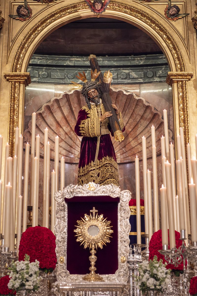 HdadGranPoder's tweet image. “Misterio manifestado en la plenitud de los tiempos. El Señor es la Epifanía definitiva: en Él, la gloria de Dios se hace visible y cercana. Cristo, luz del mundo”.

#granpoder2026