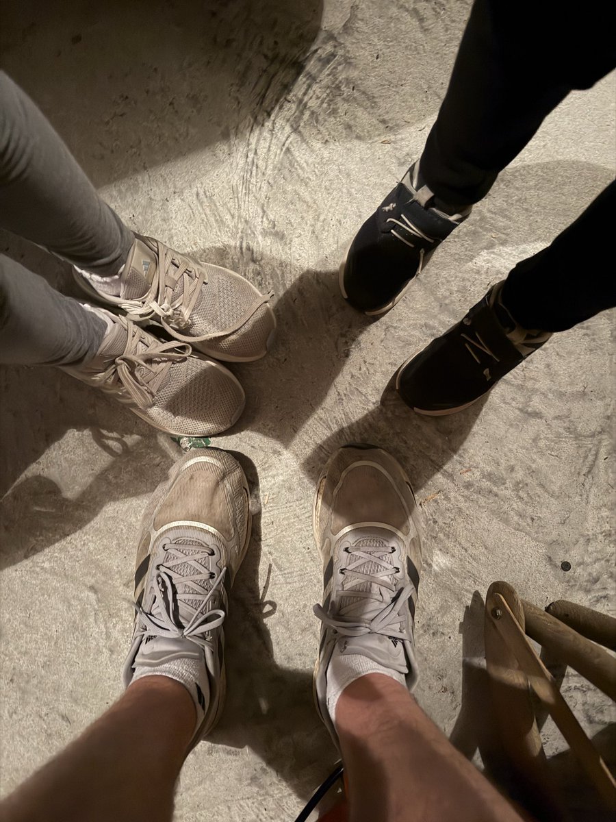 j1mfird's tweet photo. Run #4 completed! 

Keeping this #HealthyPack challenge rolling while listening to Traffic this evening with the boys and of course @Csilla_cro and @pokercailin 

Both tag-a-longs with me as well they did great keeping up! The best is yet to come!

#NautsUp https://t.co/OfYhRb2M0e