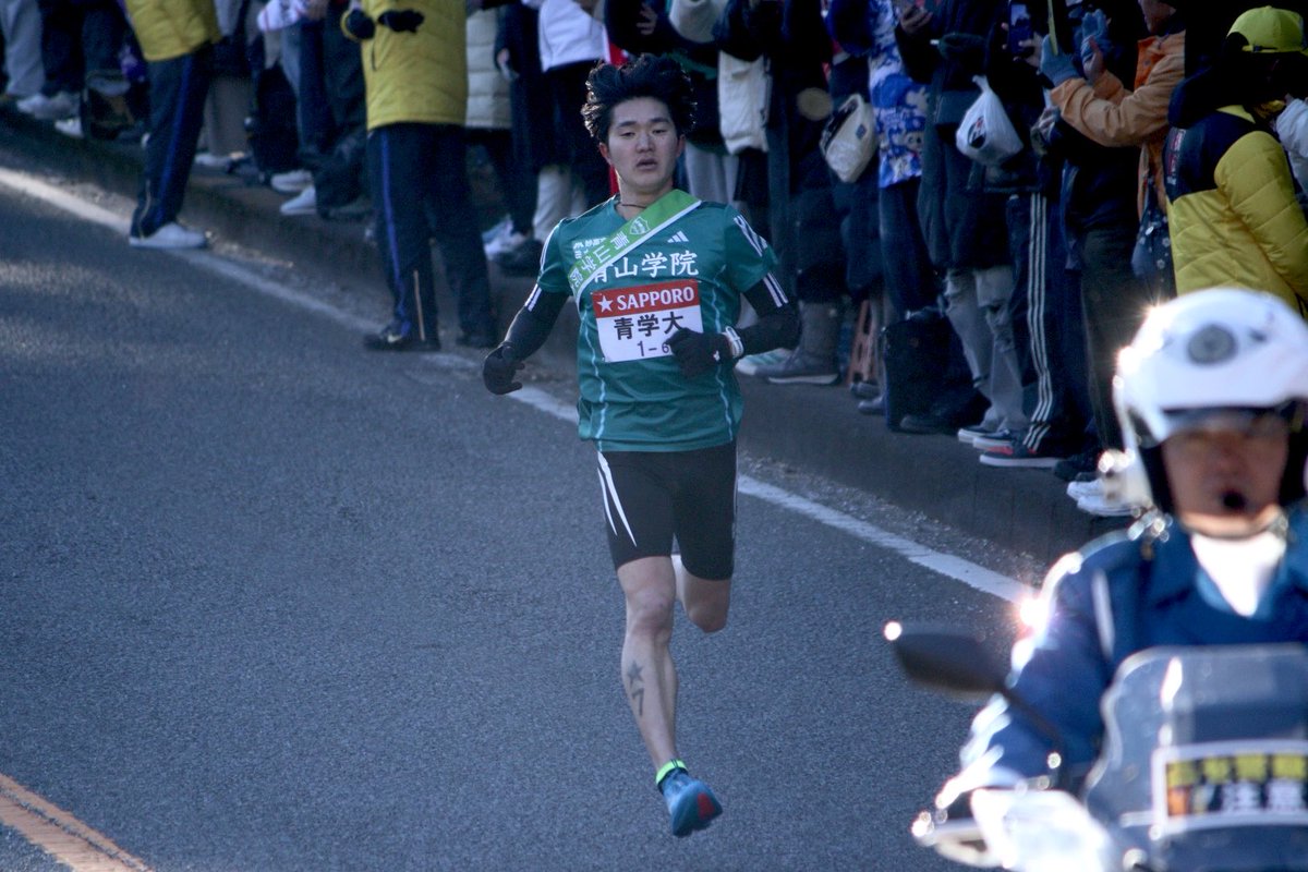 runKoki1028's tweet photo. 國學院の青木さんに憧れて全然寒いのに沿道にadidasの手袋投げたんですけど焦って全く関係者がいない所に投げちゃって、、
拾ってくれた方いませんか🥺 https://t.co/vFOtgcrhdH