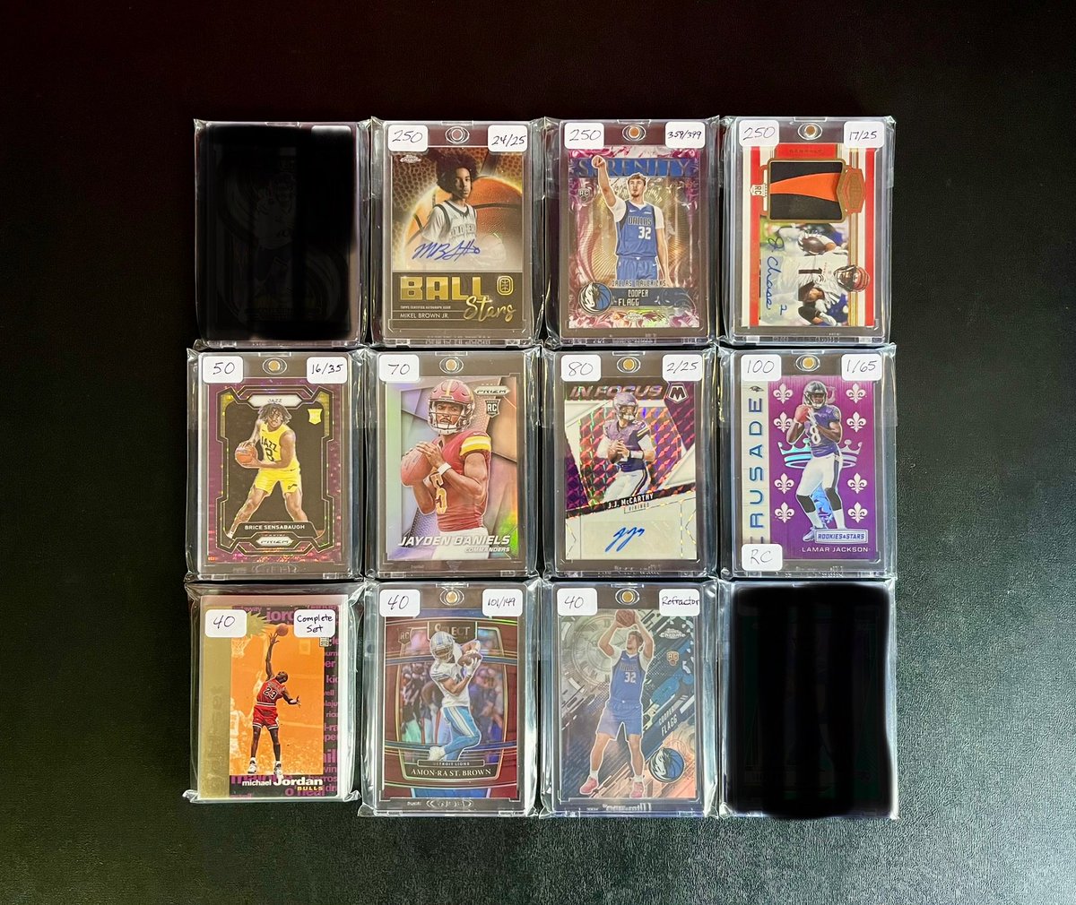 SpeshSportsTM's tweet image. All For Sale
🟢 = $10

+shipping

@TheHobby247 @HobbyRetweet_ @SportsCardDeals @westcards28 @Mock10Breaks @84baseballcards @linkmycard @sports_sell