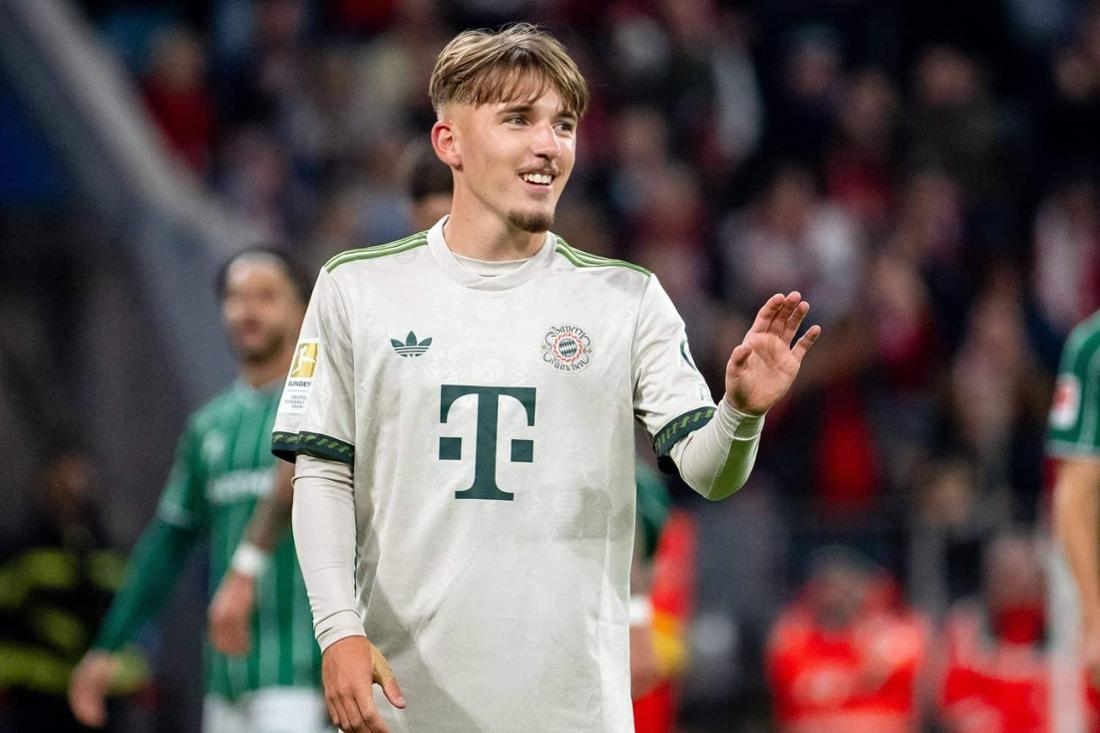 iMiaSanMia's tweet photo. Lothar Matthäus on Lennart Karl's Real Madrid statement:

"I think it's great when someone has self-confidence even at 17. Setting goals has absolutely nothing to do with arrogance. I find it honest, but not pretentious or arrogant. Real Madrid simply has that kind of mystique. Bayern Munich is in a similar position, but often you want to try something new in life. You can't say, "I'll stay at Bayern my whole life," like Thomas Müller – that's unique. Ultimately, everyone has a goal at some point

I think it's all fine. It shows that Karl is ambitious and believes in himself. He knows he has to perform exceptionally well at Bayern to even be on Real Madrid's radar. He hasn't said he wants to play for Real in the next two years. It's his dream. Dreams can come true, but you have to work for them, and Bayern would benefit from that. If Karl becomes so good that Real Madrid negotiates with him, he'll first have to achieve something extraordinary at another club [Bayern]

I, too, would have loved to play for Real Madrid. I was named World Player of the Year in 1990/91, and suddenly Real Madrid were knocking on my door. I would have loved to go, but I still had a contract. That's why the transfer didn't work out back then. Real and I had an agreement, but Inter didn't want to let me go for a high transfer fee. I, too, had dreams: I always said that I wanted to play for a big club, become a national team player, and be part of the World Cup squad. At some point, dreams just get bigger. Four years ago, Karl probably would have said that he wanted to play in the Bundesliga – probably for Bayern Munich

Karl simply sees what's possible. It's not just about the sporting aspect. It's also about a new, different, and better quality of life, better weather, the biggest club in the world. And we've often seen that the best footballers in the world don't come from the Bundesliga, but rather from a league that receives more global attention."

[@SkySportDE]