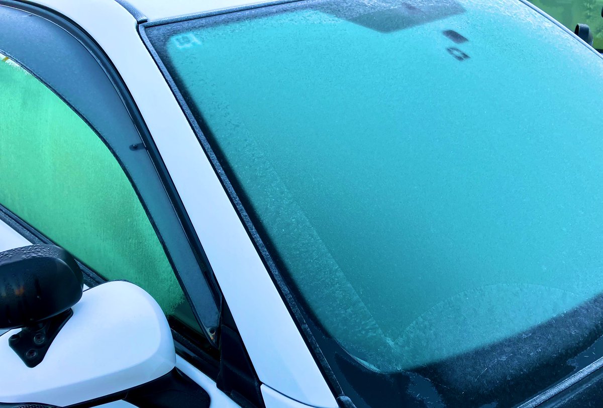 おはようございます☀
昨日から仕事初めをしました！
で、朝の洗車がですね。。
いやこれ無理ですって🥶🧊