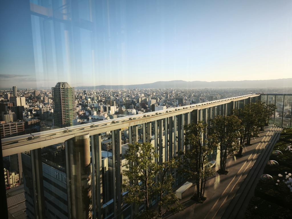 初あべのハルカス。

やっぱりスケールが違うなあ。