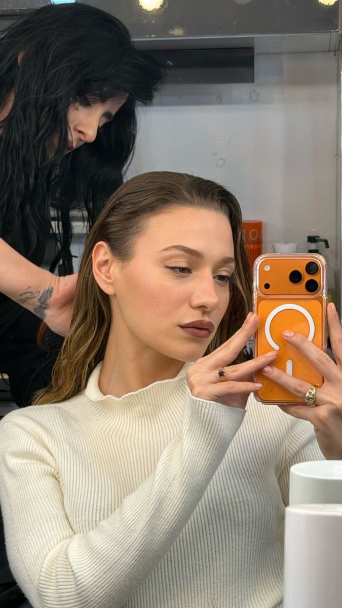 ليه طالعه حلوه ذي شكل كل من يمثل مع ديينيز يصير مزه