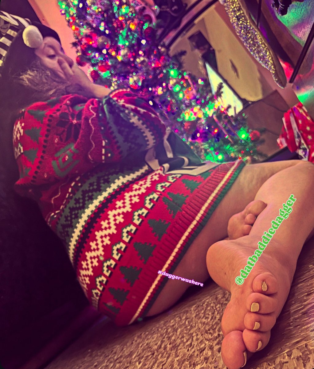 🎄Happy Holidays Sock Sale🧦 

Worn 24' 25' 26'
Halloween - New Year
STINKY - NEVER WASHED

Available on <a href="/FeetFinder/">FeetFinder.com</a> ⬇️ 
🔗 
app.feetfinder.com/userProfile/Da…

chudai | goon

<a href="/Sticks_soles/">Stickmans_gallery</a> <a href="/FootParadiseRT/">#FootParadise RT Group</a> <a href="/ToesOutSolesUp/">Toes Out Soles Up</a> <a href="/FindomRT8/">RTfindom 18K</a> <a href="/RTLoveFeet/">LoveMyFeet 👑 (GO 11k)</a> 

#feet #daggerwashere #nsfwtwt #socksell