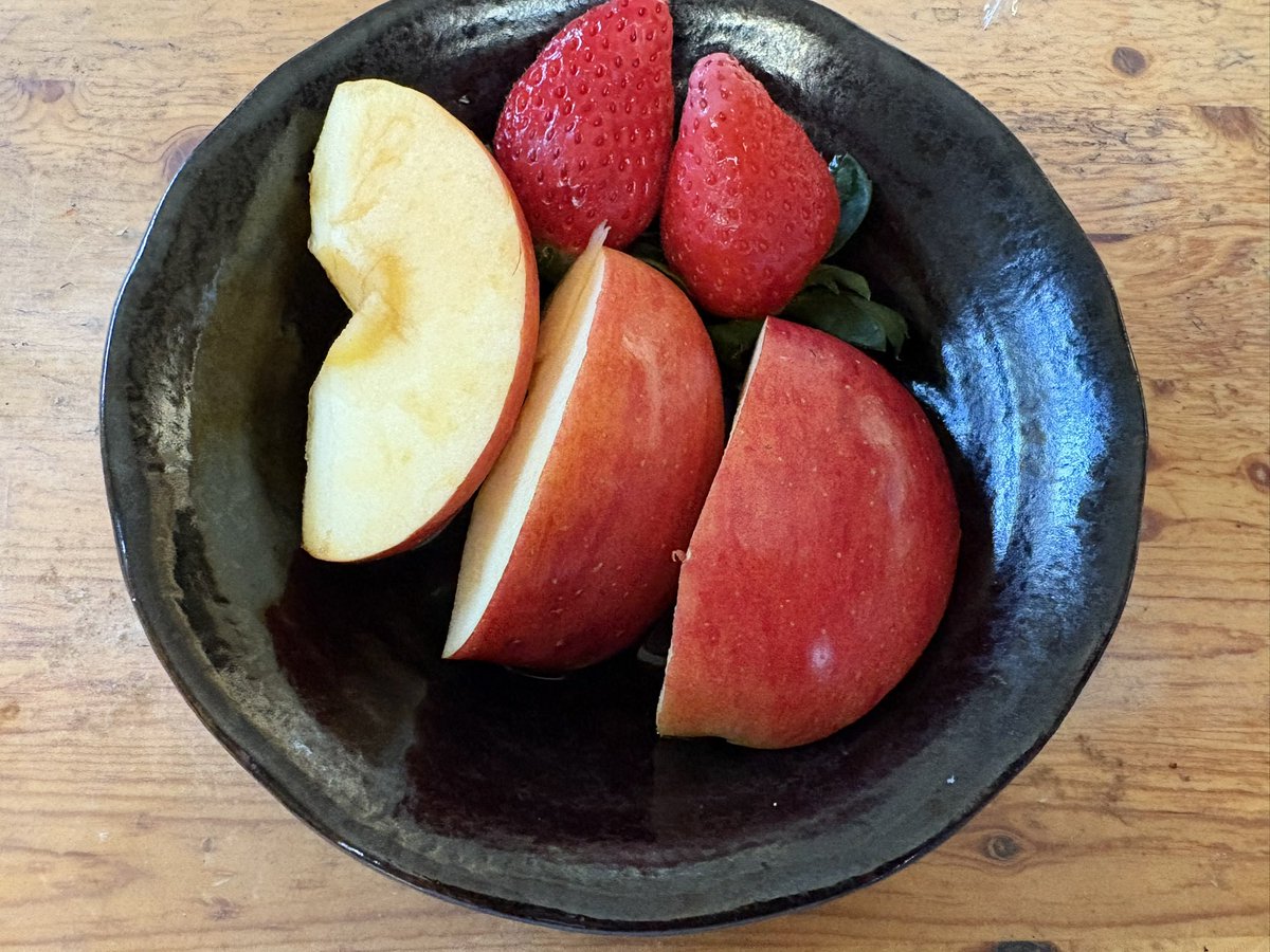 nemui76286405's tweet photo. 本日の体重、102.7キロ。
朝ごはん。 https://t.co/F7OS5U4qHq