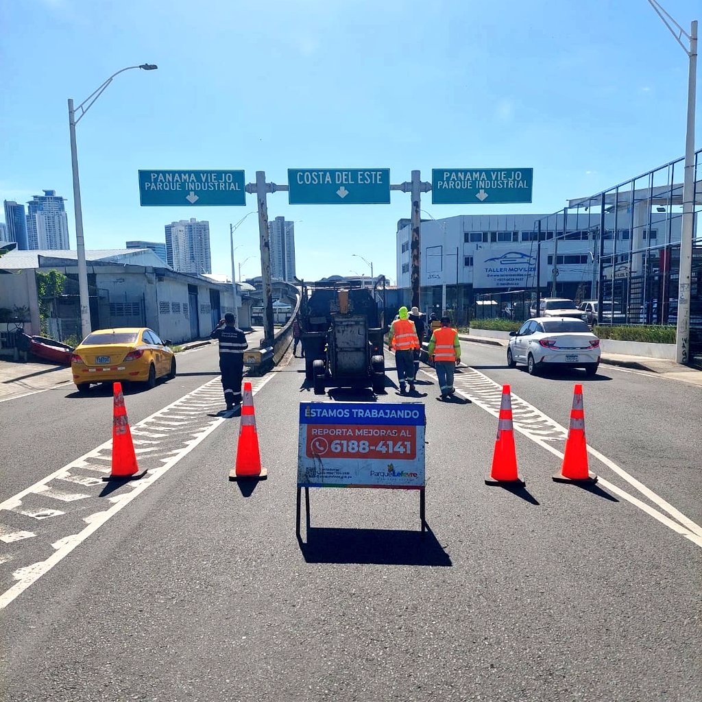 Rodriguez_Olmos's tweet photo. 🦺 Parque Lefevre + MOP 🚧
✅️ Mejoramos la seguridad vial manteniendo las calles en buen estado para todos.
✅️ Vía Cincuentenario.
✅️ Puente de Costa del Este.
#ParqueLefevreAvanza #Chanis
#CostadelEste @MOPPma https://t.co/ds0eSOVm07