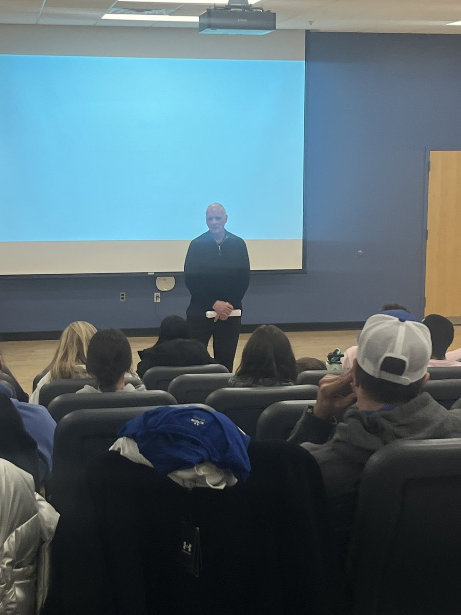 Thank you to Widener alum <a href="/PhilMartelli/">Phil Martelli</a> for spending time with our men’s and women’s basketball teams! We loved hearing your amazing stories and learning from your experience. #RollPride 🦁