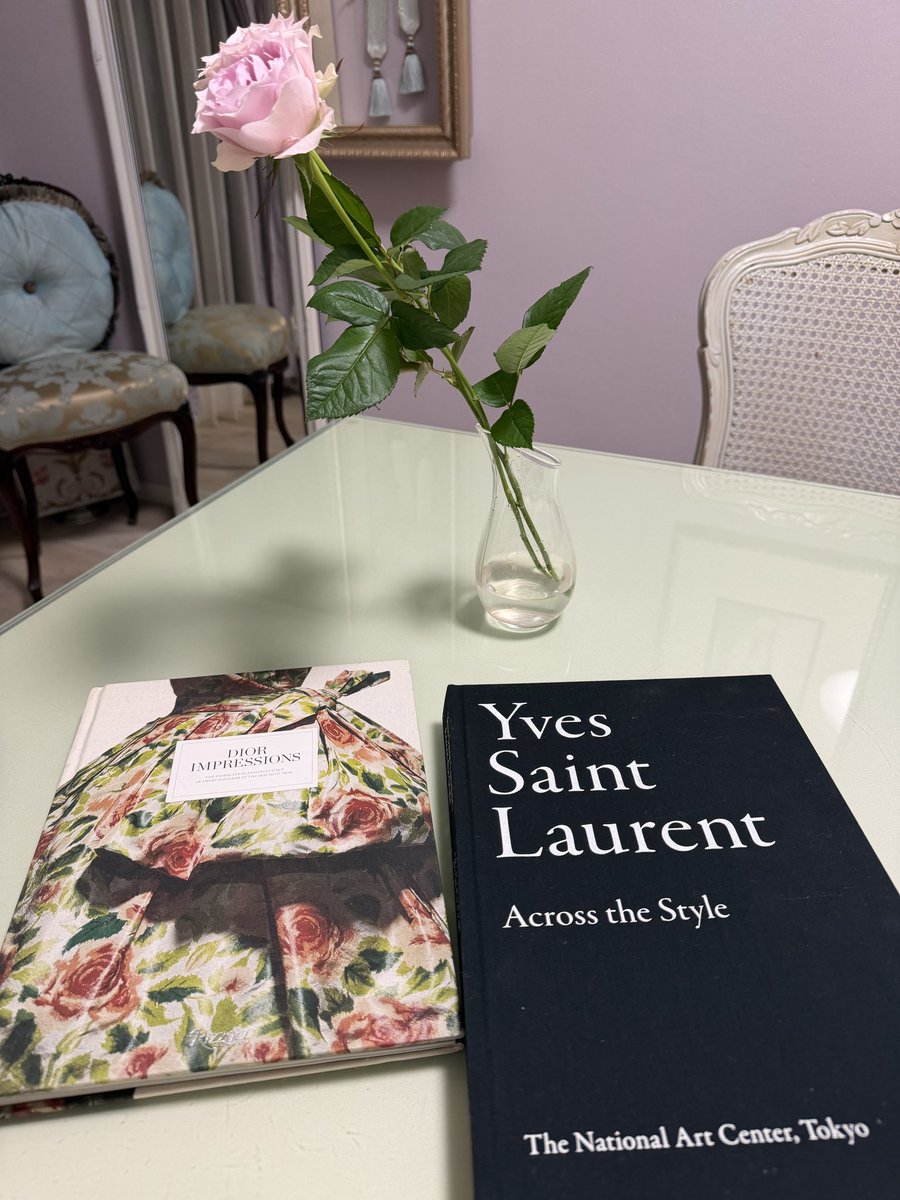 若きイヴ・サンローランは、ディオールに見そめられわずか21歳でDior