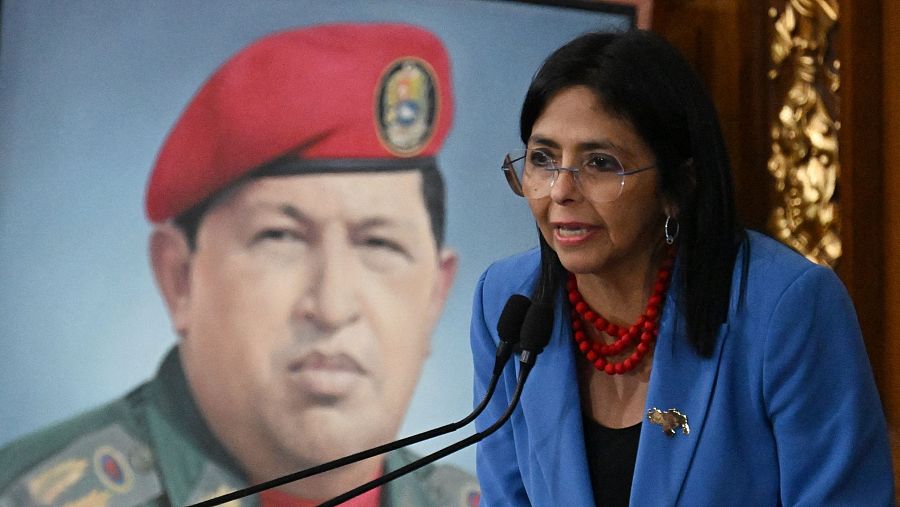 FonsiLoaiza's tweet image. Delcy Rodríguez acaba de ordenar a la policía arrestar a toda persona que haya apoyado el ataque militar del criminal ultraderechista Donald Trump en Venezuela.