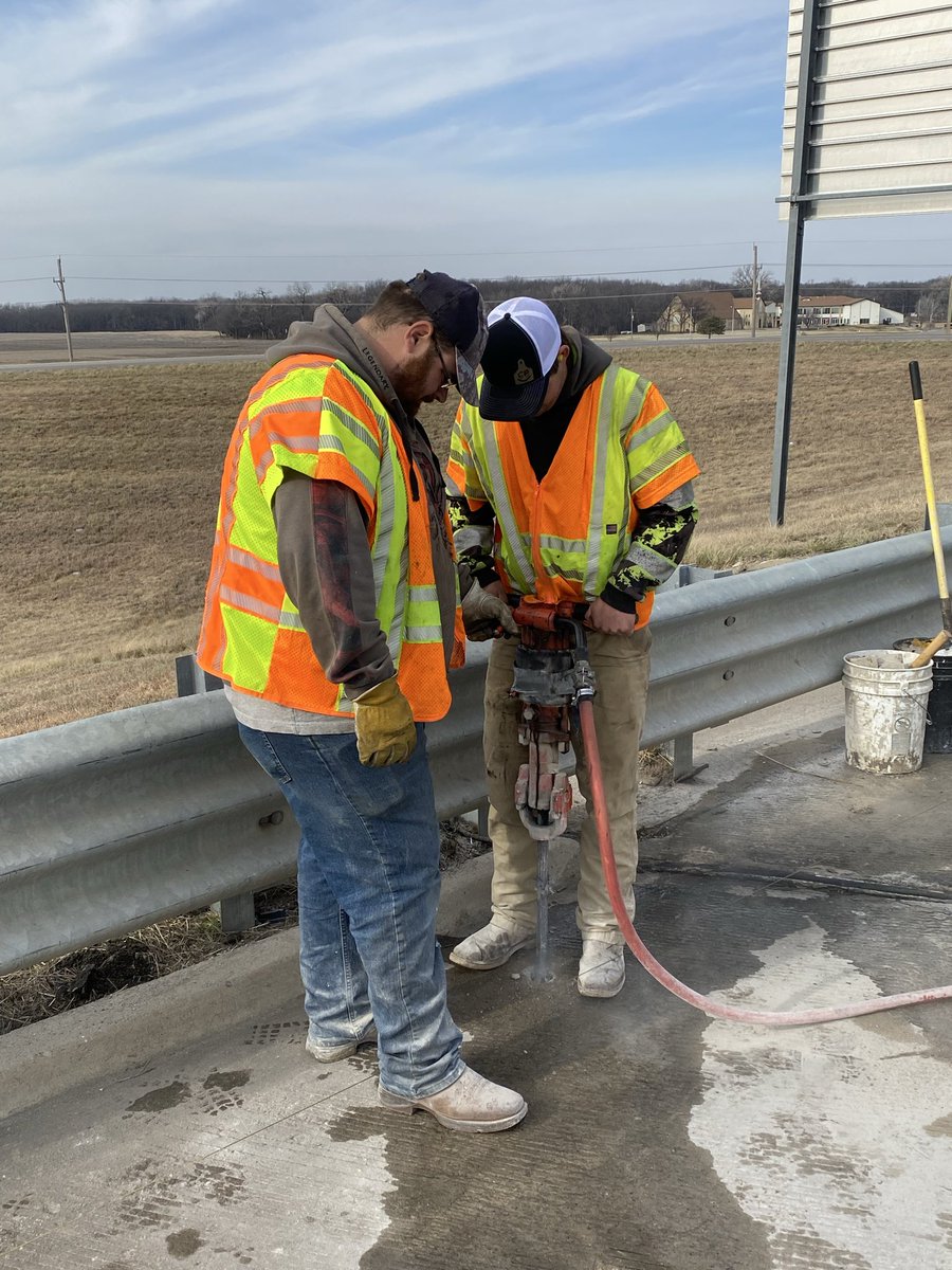 NCKansasKDOT's tweet photo. ALERT: Traffic reduced to one lane controlled by flaggers as highway maintenance workers perform mud jacking on the Ohio St bridge over I-70 in Salina.
We ask that you #DriveAlert and #SlowDown through the work zone so everyone can go home safely!! https://t.co/l80eqteJV5