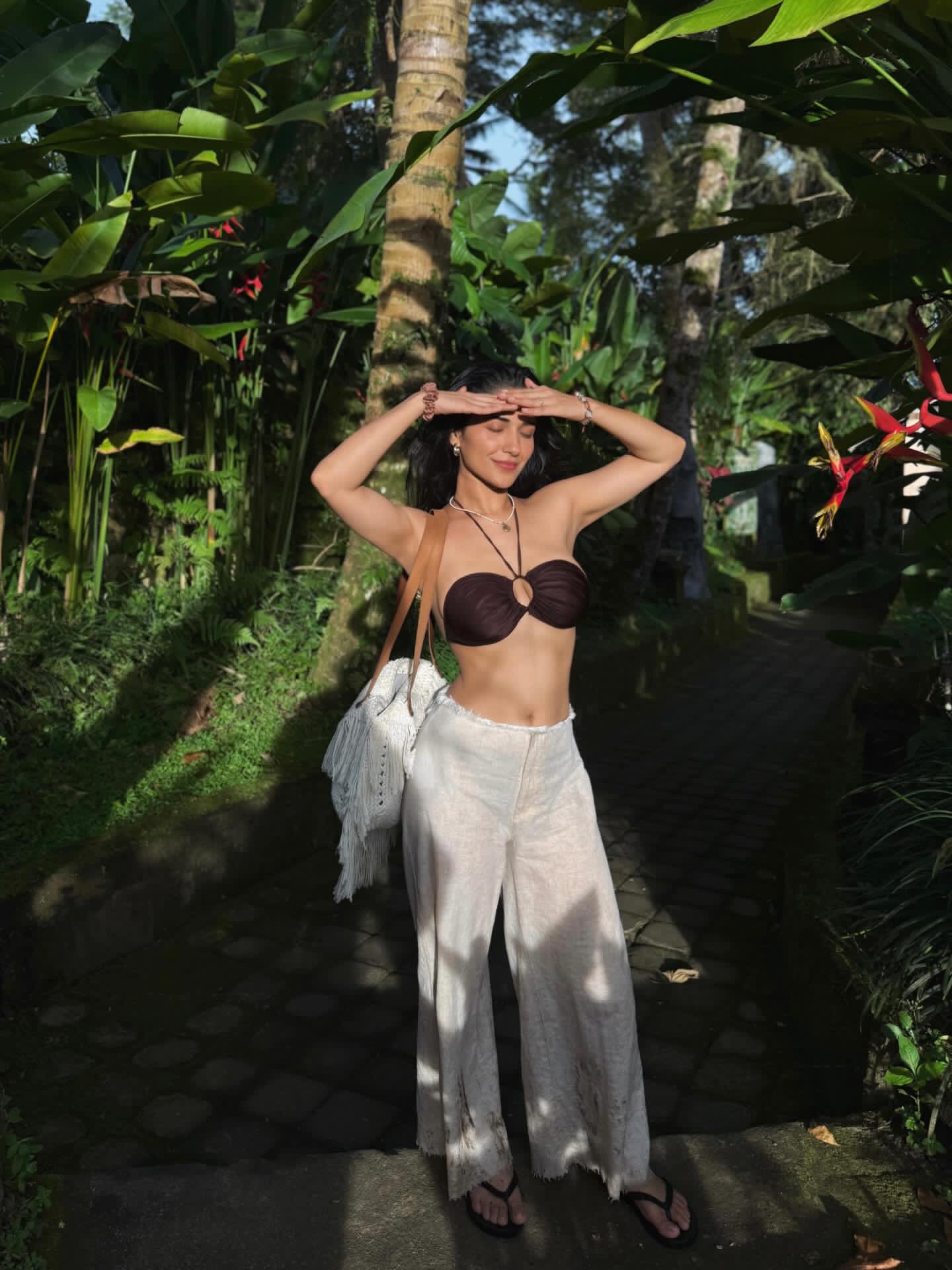 G97BURdaAAAch83?format=jpg&name=large