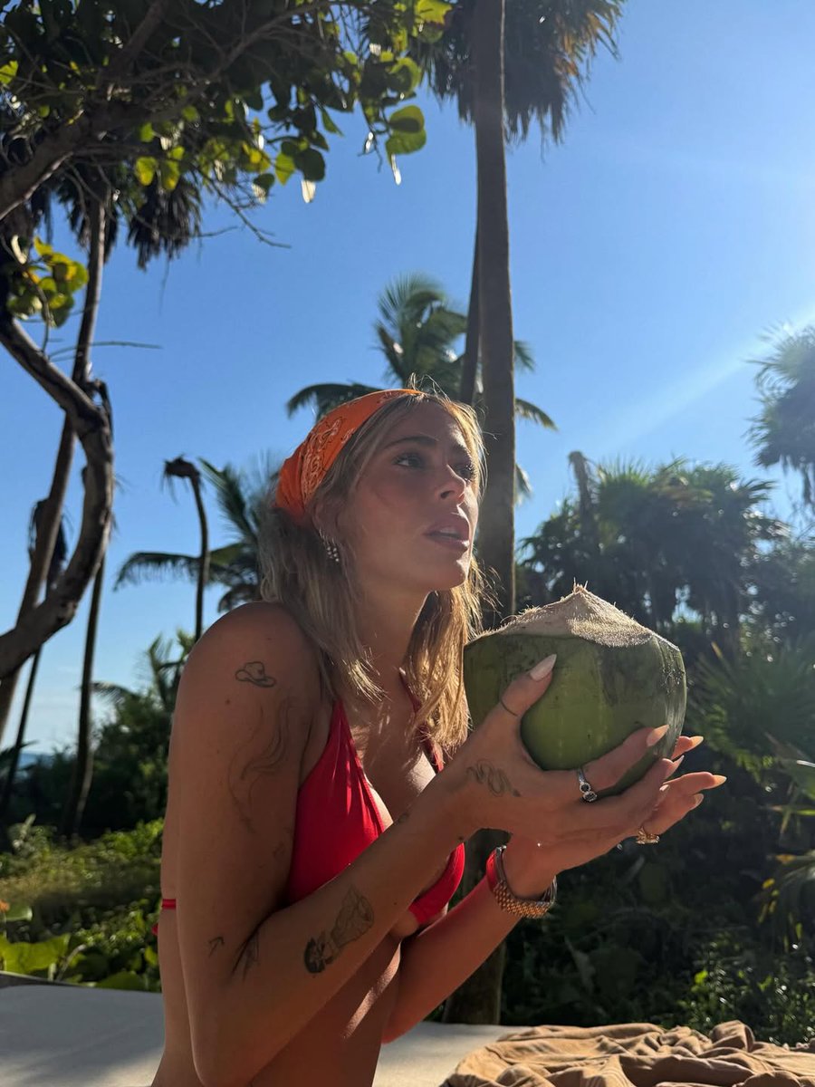 YO VIENDO LA NUEVA PUBLICACIÓN DE TINI: