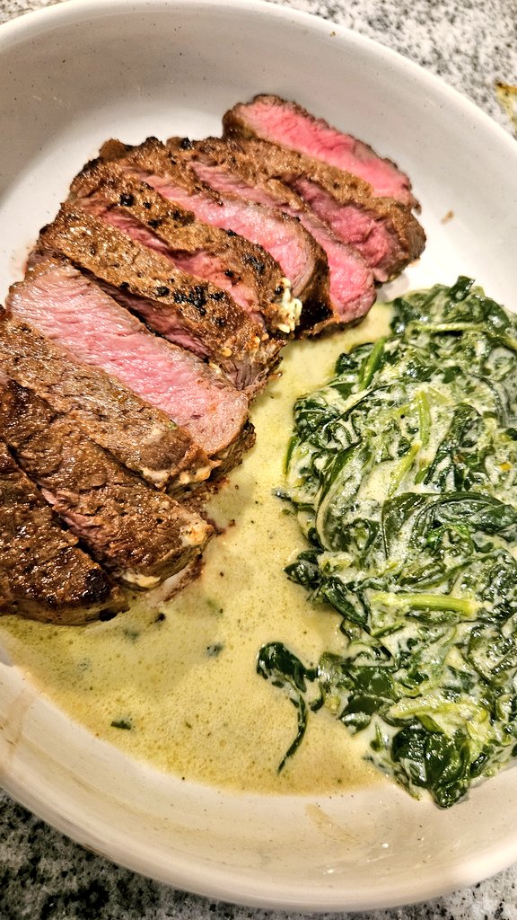 BreakPointBytes's tweet image. #cooked Medium Rare NY Strip Steak, Creamed Spinach with boursin cheese and butter.