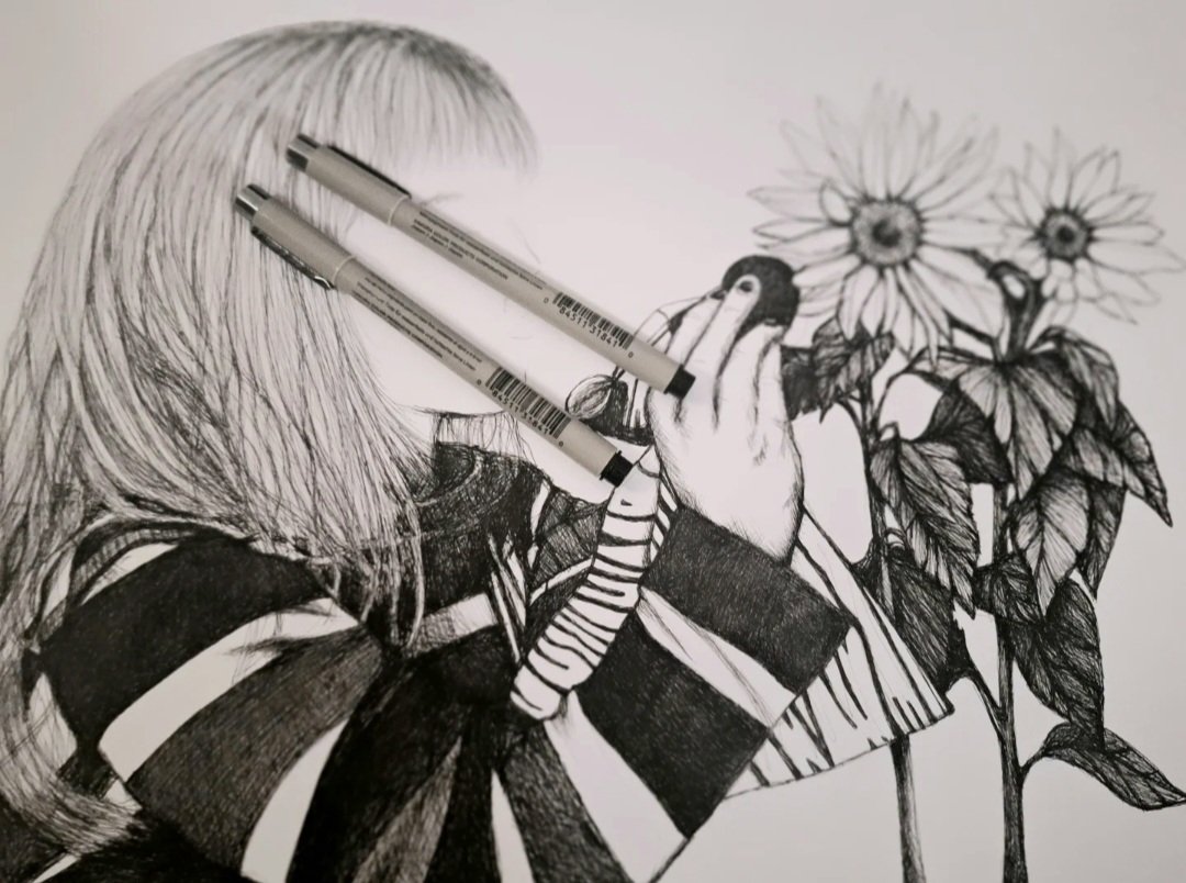 AryaStark_got_'s tweet image. Arbetar med beställning..
Vill du ha ett hus, hund, båt, sommarstuga, interiör mm i  tusch!!! Hör av dig. 
A5 500 kr
A4 1000 kr
A3 1500 kr
Har sänkt priserna, så hoppas på många beställningar ❤️❤️❤️