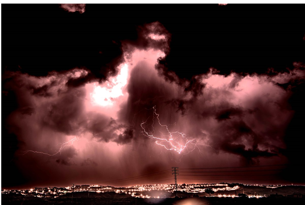 MOLINA DE SEGURA. Valle prelitoral.SURESTE PRECIPITACIÓN

ya tendencia 2025 acabó holgadam encima de la media interanual(serie 42 años)--

añadir q HOYcaidos 27mm(provisional) sumados a DIC25 hacen un invierno METEO de 130mm,por si solo un 40% de la media interanual de la serie