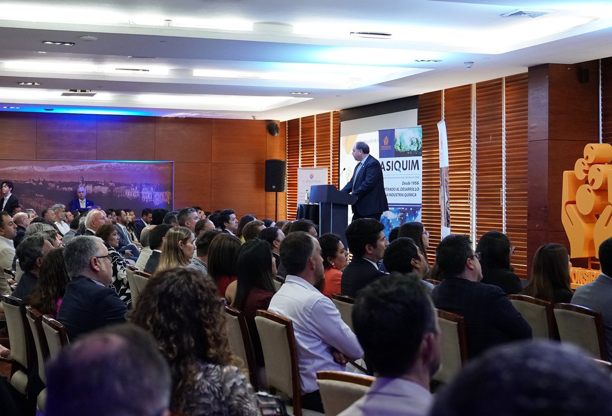 CONDUCTA A IMITAR
Con todas sus empresas socias verificadas bajo Responsible Care (RC), Asiquim busca ahora que este sistema de gestión permee en toda su cadena de valor.
Revisa la cobertura que hicimos del Día de RC en la última edición de InduAmbiente: n9.cl/5u0n8