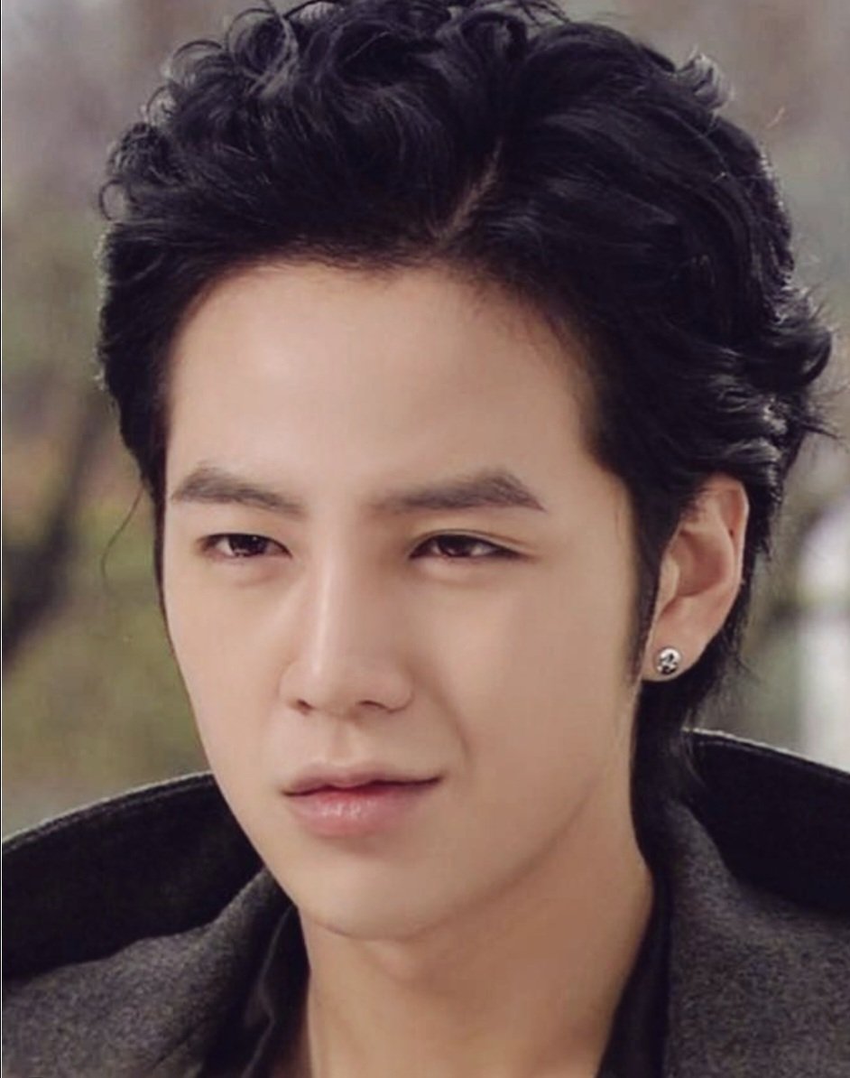 AnnanetteM98126's tweet photo. Good morning 🌅🌹🌼🌸🌻
You're beautiful my all time favorite 🥰🤗
Take care and have a great Tuesday @AsiaPrince_JKS ❤️ be always happy 

#JangKeunSuk 
#jks 
#foreverprince https://t.co/lxwiQh6mAO