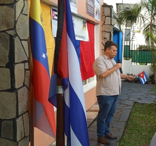 Los colaboradores de <a href="/CubacooperaMzb/">Brigada Médica Cubana en Mozambique</a> , que día a día trabajamos por la vida y la dignidad de los pueblos, reafirmamos la  inquebrantable solidaridad con el pueblo de Venezuela quien tiene el respaldo moral de quienes defendemos la justicia social y la soberanía de  los pueblos.🇨🇺