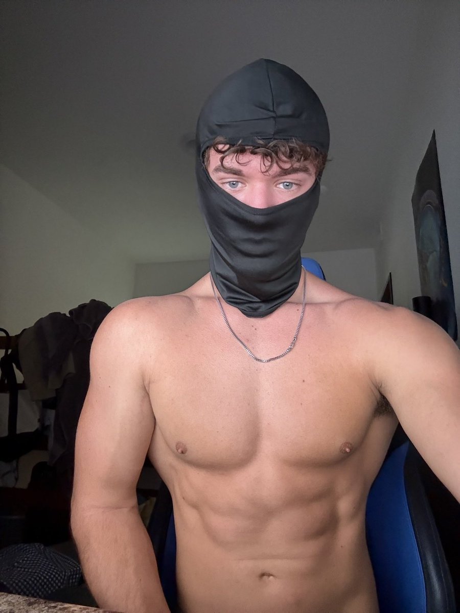 MassaMikey2's tweet image. Impress your master today.