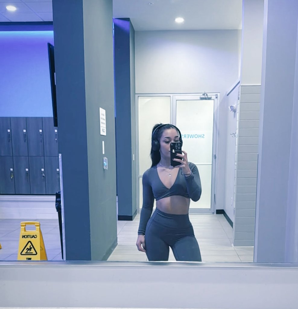 Pιρρα tweet media