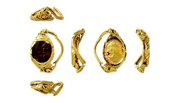 Neighbo_7's tweet image. #gold rings found in 2024... tell about Britain's past