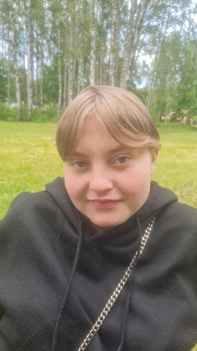 #policijameklē bezvēsts pazudušo Anastasiju Zandersoni (2010.), kura 21.12.2025. pēc plkst. 12.00 izgāja no adreses Rīgā, Līvciema ielā. Iespējams, atrodas Imantas mikrorajonā.
150 cm gara, gaiši pelēkiem matiem garumā līdz pleciem. Bija ģērbusies melnā džemperī, melnā virsjakā,