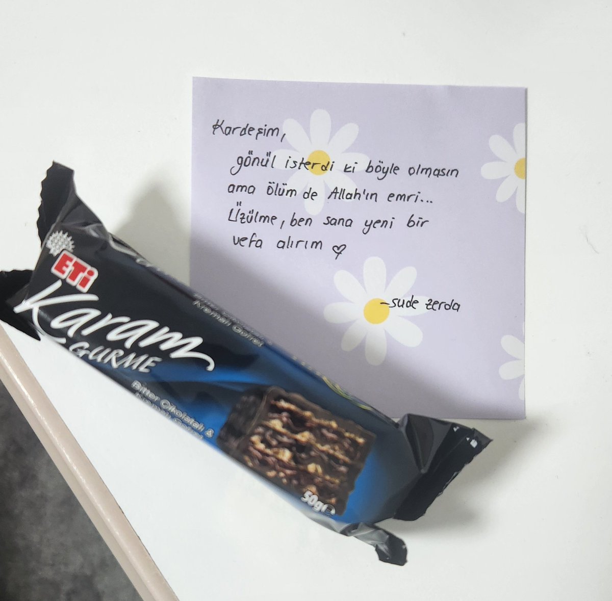 Balığım Vefa öldü… ama “vefa” ölmemiş 🫶🏻🥲
Büyük küçük demeden hüznümle hüzünlenen kardeşime selam olsun <a href="/sudezakinn/">Sude Akın</a> 💐