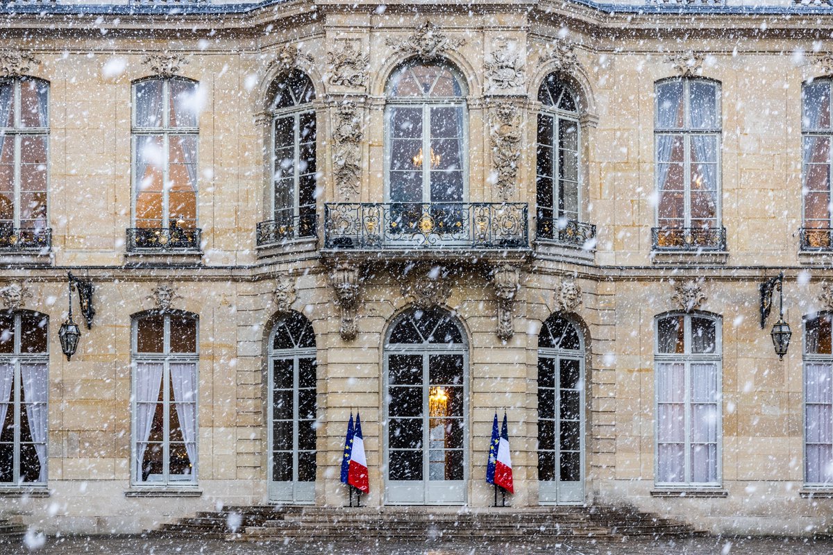 Matignon's tweet image. Sous la neige ❄️