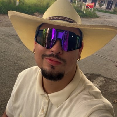 rush___v's tweet photo. #NuevaFotoDePerfil https://t.co/BfdetG3l8O
