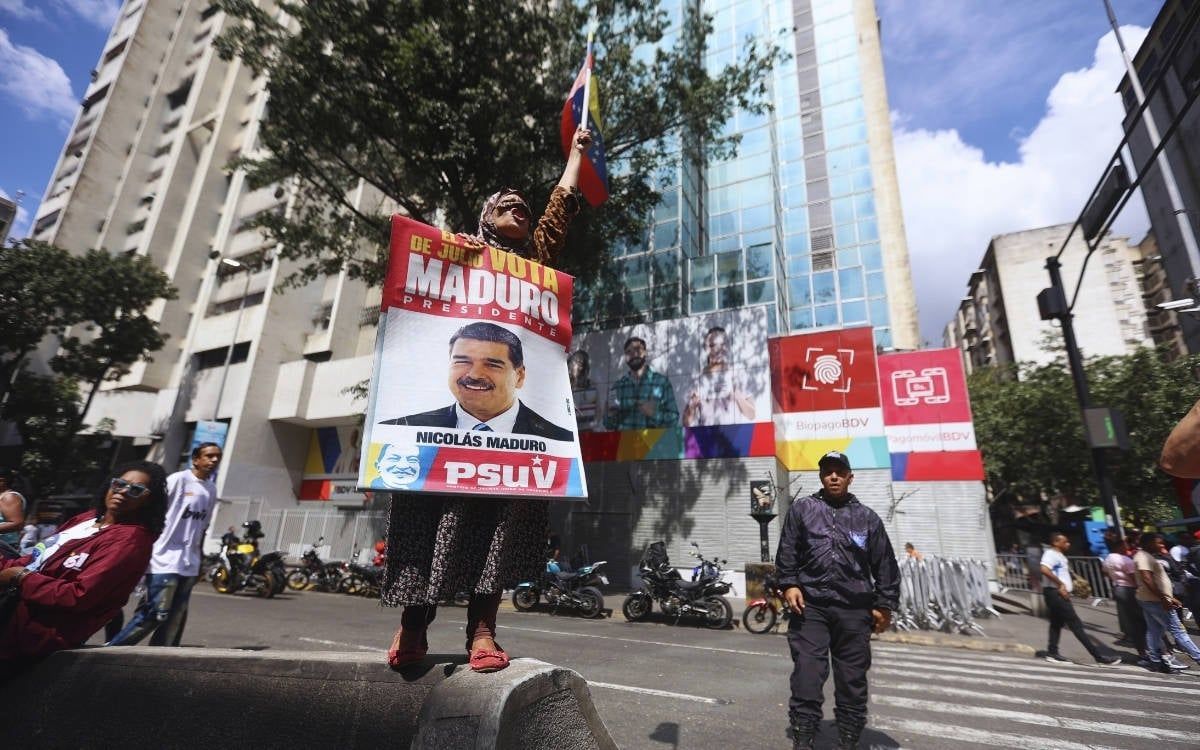 🌎 Hukukun ve küresel dengelerin sarsılması ABD’nin aleyhine olacaktır

👉 Artık ülkeler dokunulmazlık rejimi ve güç kullanma yasağının sık sık ve keyfi olarak delinmesi riski ile karşı karşıyadır. 

✍️ Ali Murat Yel yazdı

buff.ly/oK9xpvJ
