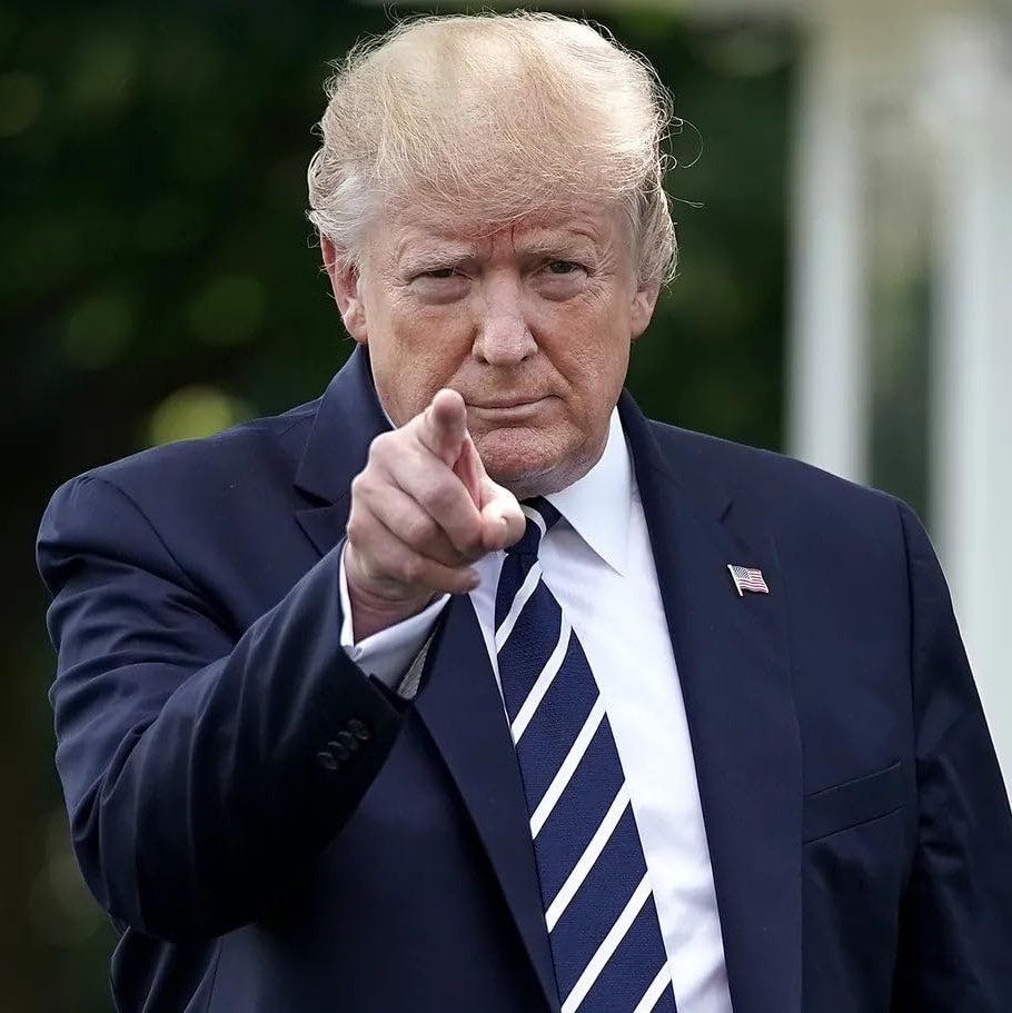 GoldenAgeTimes2's tweet image. 🚨NOW: President Trump BLASTS Tim Walz, Ilhan Omar &amp;amp; his other SLIMEBALL accomplices, says Kathy Hochul Gavin Newsom &amp;amp; JB Pritzker are more incompetent than Tim Walz.

"Minnesota’s Corrupt Governor will possibly leave office before his Term is up but, in any event, will not be…