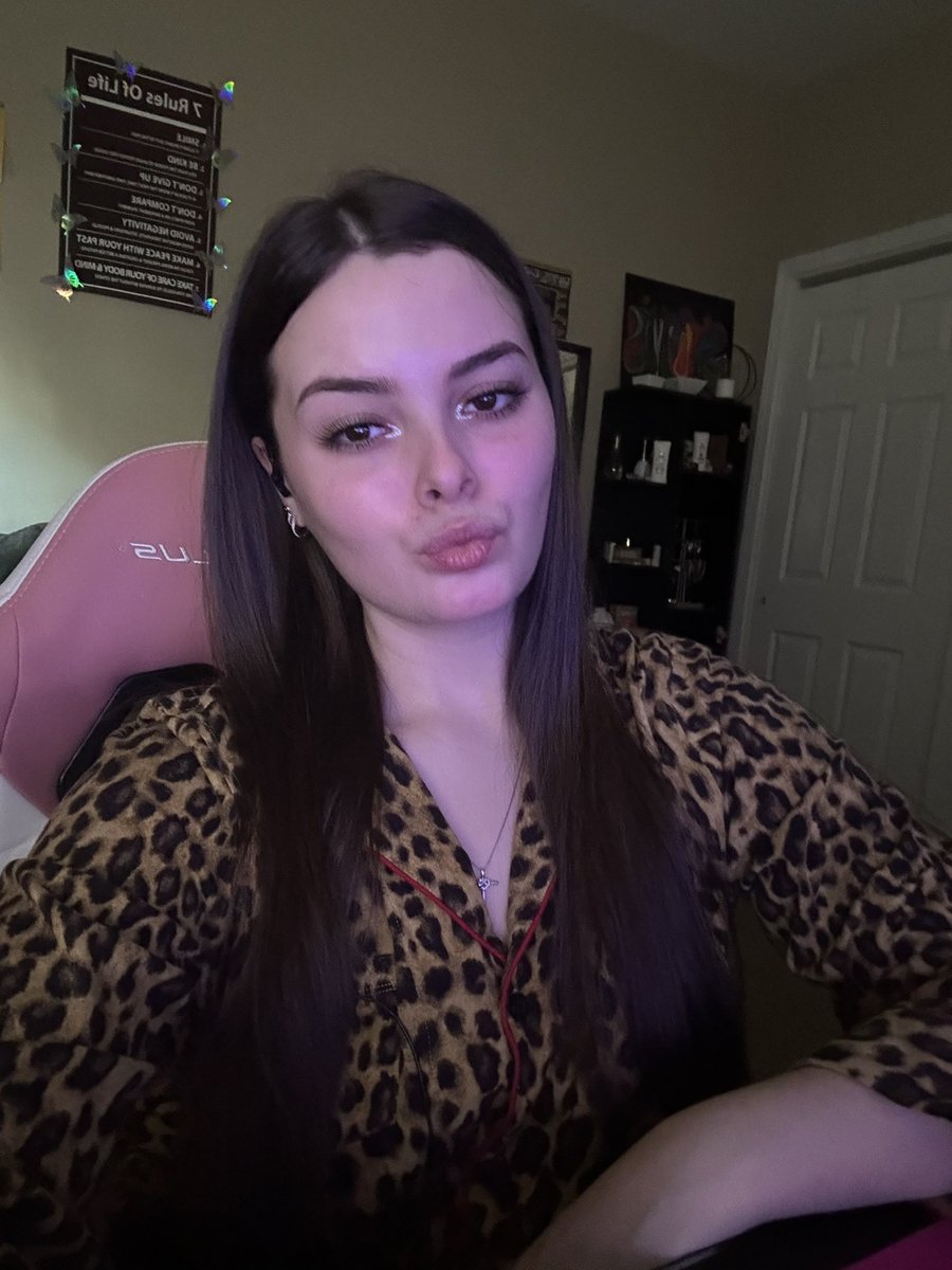 bhittycs tweet media