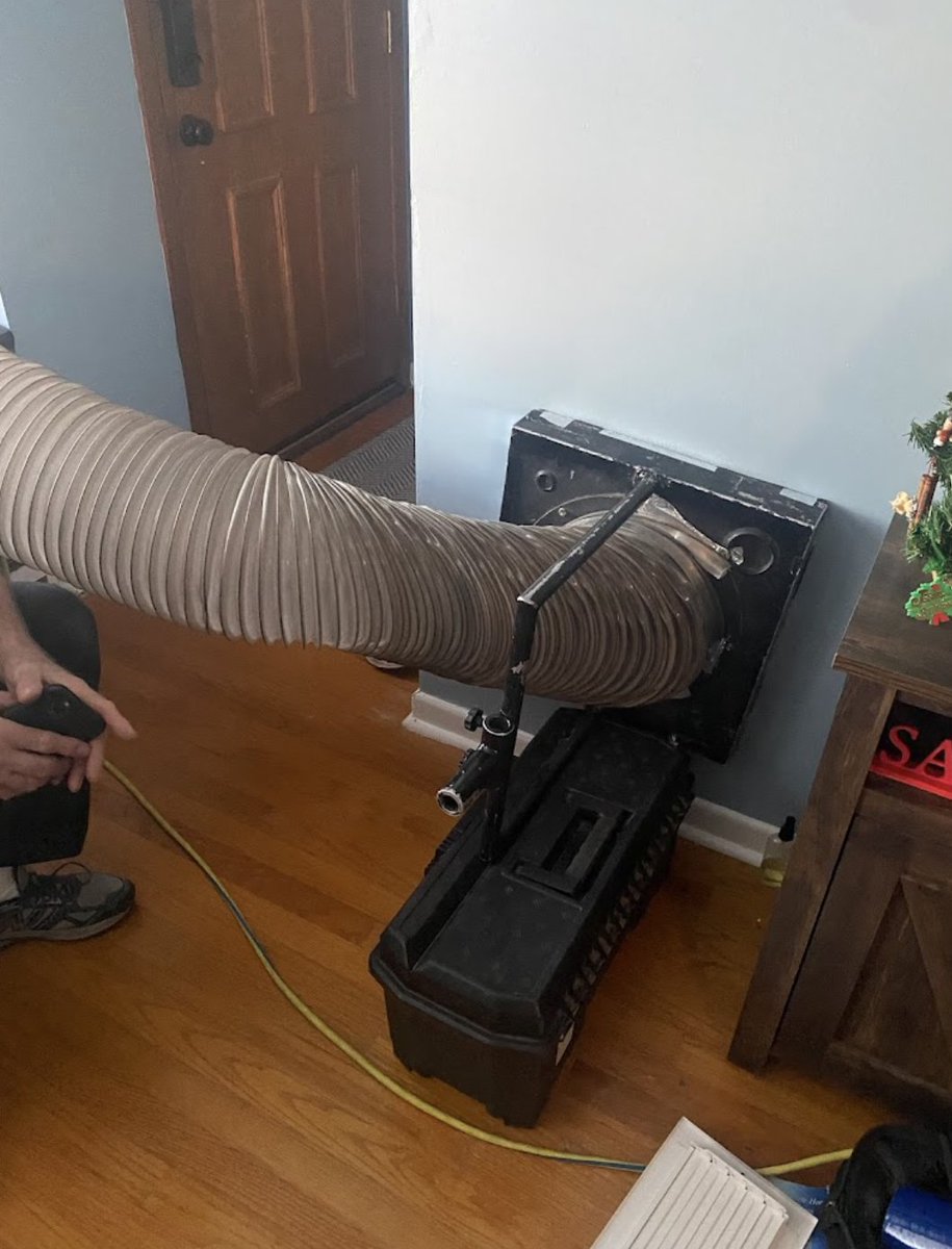 EmDuct's tweet image. Behind the scenes of a professional air duct cleaning. Cleaner ducts mean cleaner air for your home.
emductcleaning.com (312) 561-3336

#AirDuctCleaning #ChicagoAirDuctCleaning #IndoorAirQuality #DuctCleaningChicago #HomeMaintenance #CleanAir #ChicagoHomes #AirDuctService
